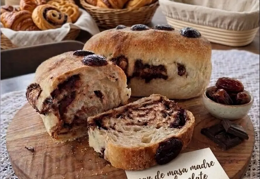 Pan de Masa Madre con Chocolate Semiamargo — SERVUS